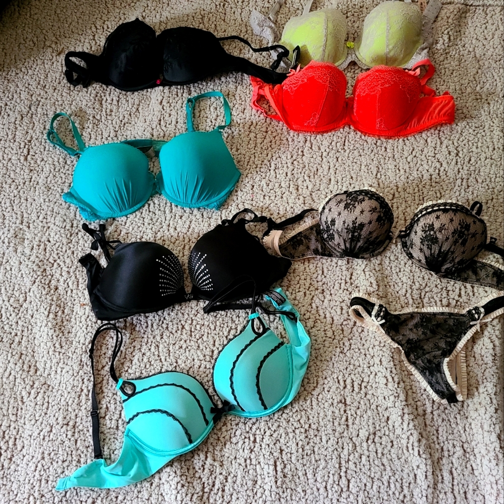 Victoria's Secret  36 C lot. Tried on but all were